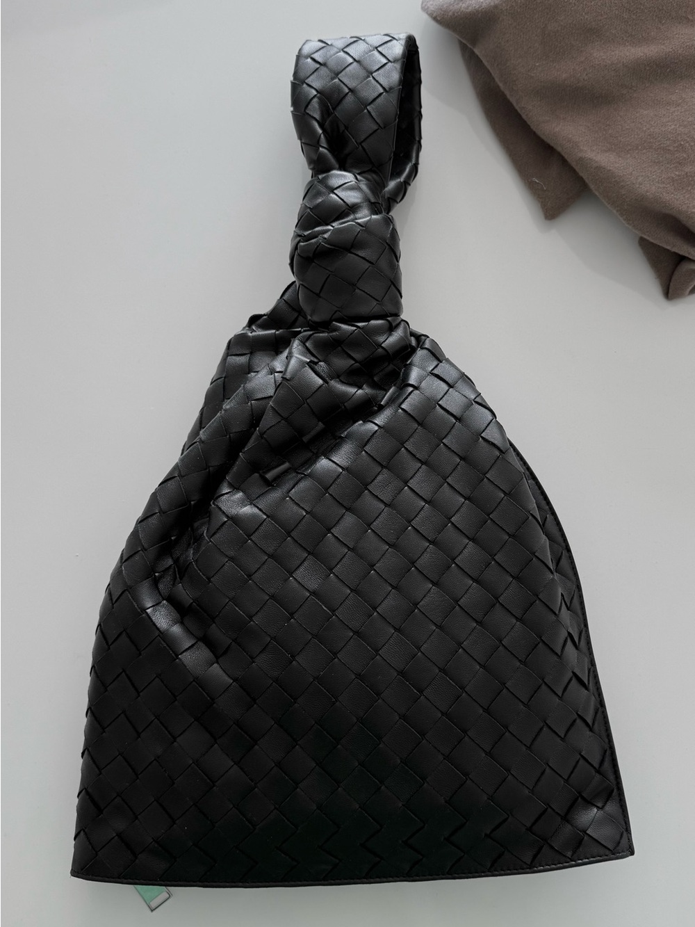 Bottega Veneta Black Intrecciato Knot Pouch bag_authentic - Picture 2 of 9